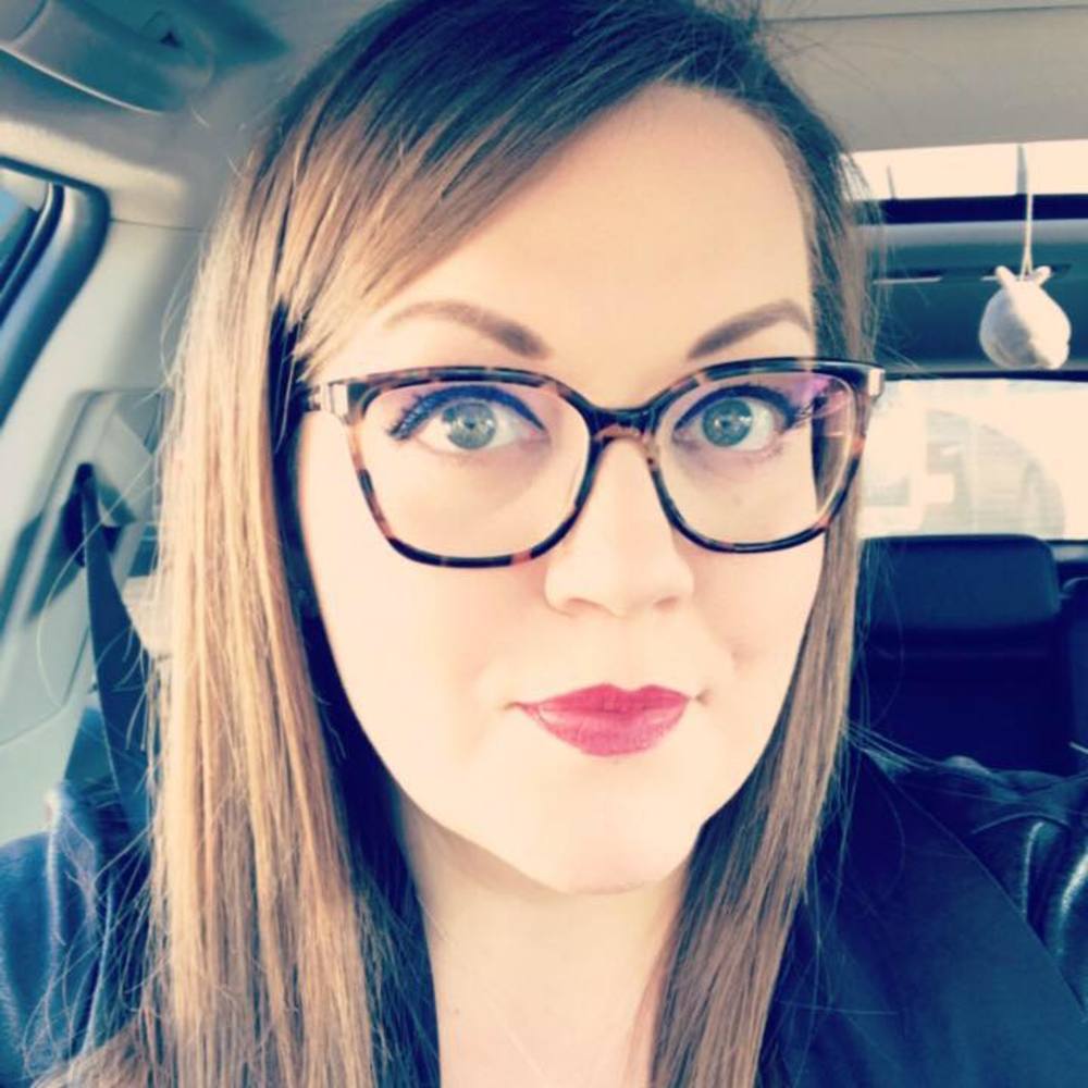 Meet your Posher, Laura